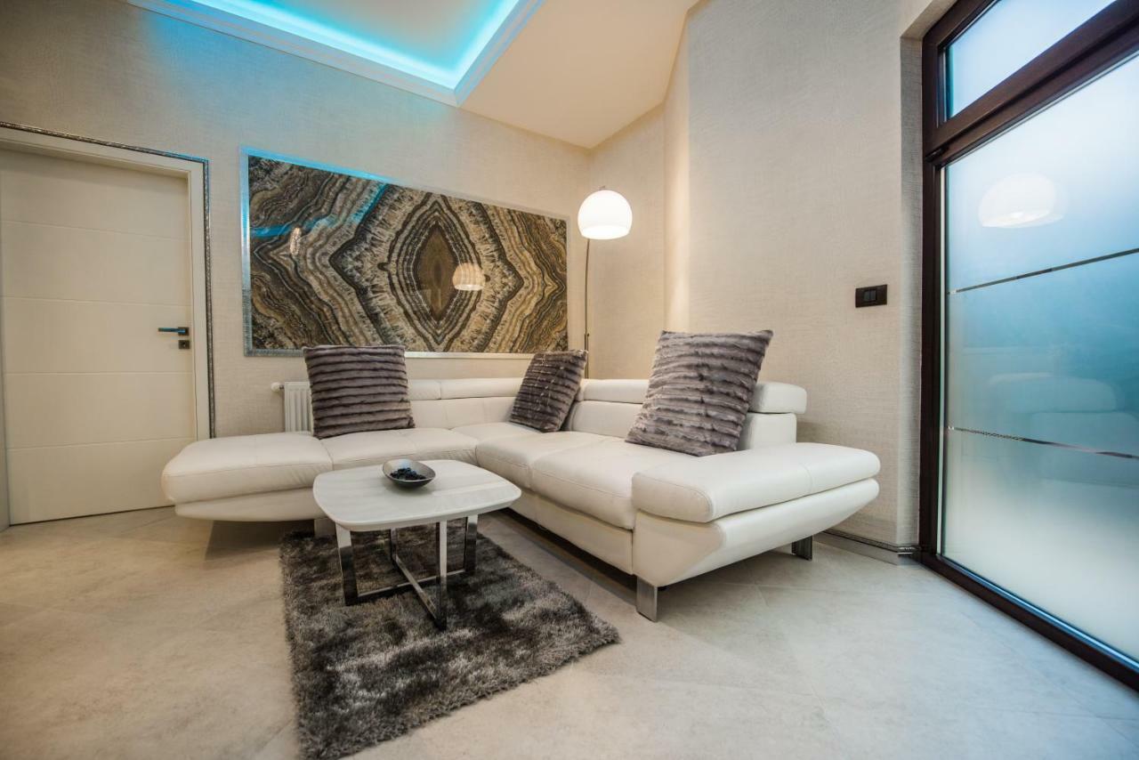אראד H & V Residence - Diamond Bungalow Apartment מראה חיצוני תמונה